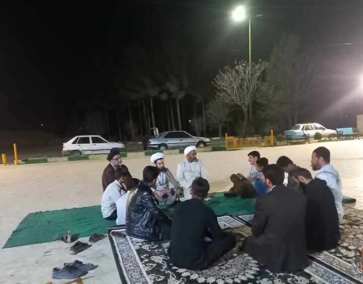تصاویر/ حضور کارکنان مدرسه علمیه آیت‌الله مصطفوی(ره) کاشان در چایخانه حضرت رضا(ع) آران و بیدگل