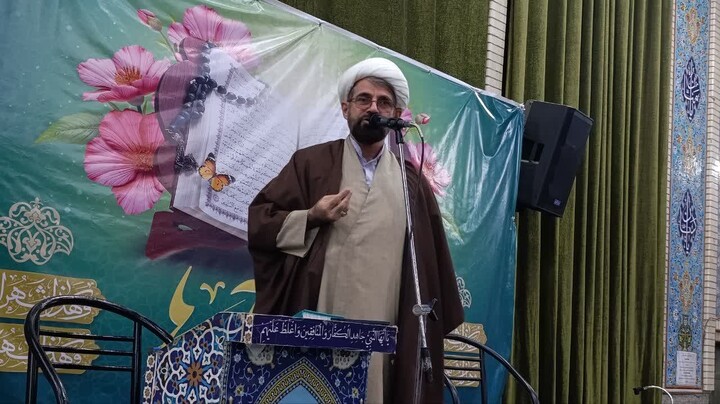 تصاویر / محفل «زندگی با آیه‌ها» در خرم‌دره