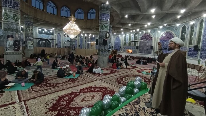 تصاویر / محفل «زندگی با آیه‌ها» در خرم‌دره