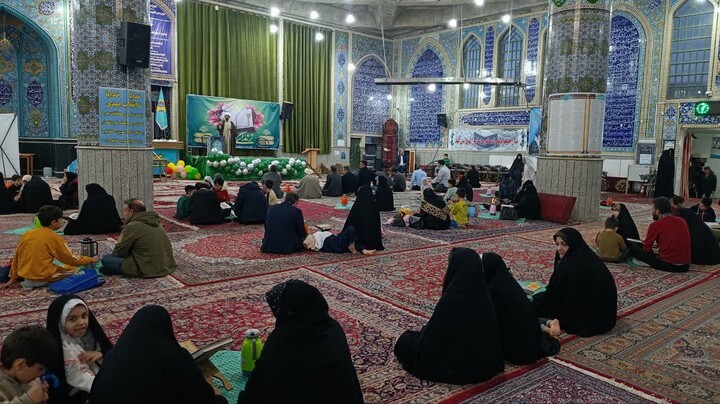 تصاویر / محفل «زندگی با آیه‌ها» در خرم‌دره