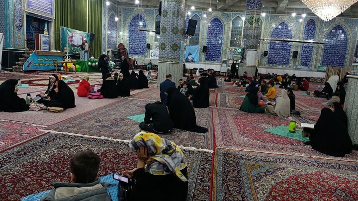 تصاویر / محفل «زندگی با آیه‌ها» در خرم‌دره