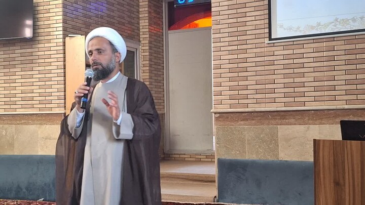 تصاویر / نشست قرآنی طلاب مدرسه علمیه حضرت امیرالمومنین (ع) تبریز