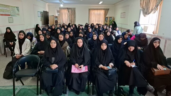 تصاویر / سی و دومین اجلاس منطقه ای نماز دانش آموزان در شهرستان جلفا