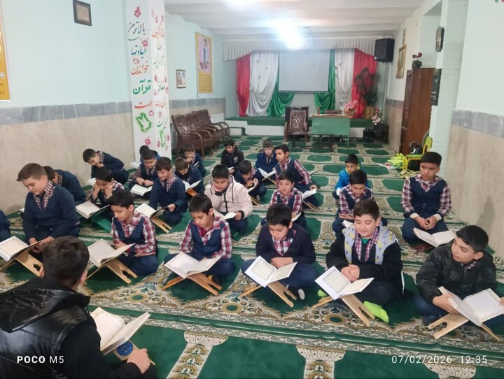 تصاویر / حضور اساتید و طلاب مدرسه علمیه سامن در میان اقشار مختلف مردم در ماه مبارک رمضان