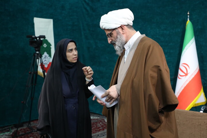 تصاویر/ دیدار رمضانی جمعی از اساتید دانشگاه‌های استان با نمایندهولی فقیه در  سمنان