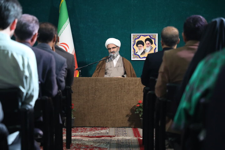 تصاویر/ دیدار رمضانی جمعی از اساتید دانشگاه‌های استان با نمایندهولی فقیه در  سمنان