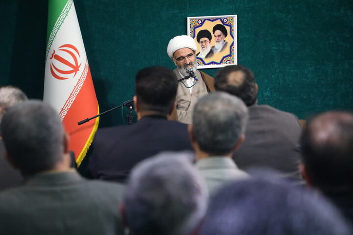 تصاویر/ دیدار رمضانی جمعی از اساتید دانشگاه‌های استان با نمایندهولی فقیه در  سمنان
