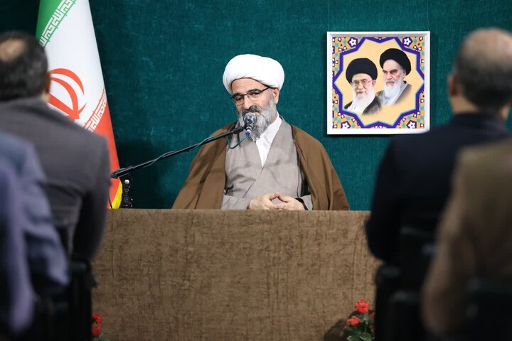 تصاویر/ دیدار رمضانی جمعی از اساتید دانشگاه‌های استان با نمایندهولی فقیه در  سمنان