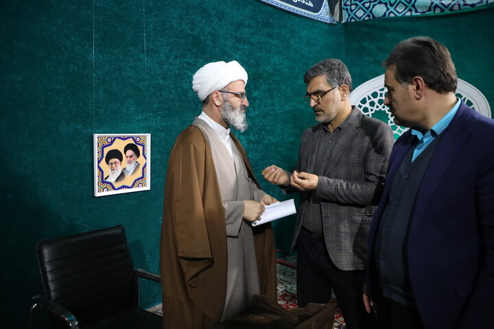 تصاویر/ دیدار رمضانی جمعی از اساتید دانشگاه‌های استان با نمایندهولی فقیه در  سمنان