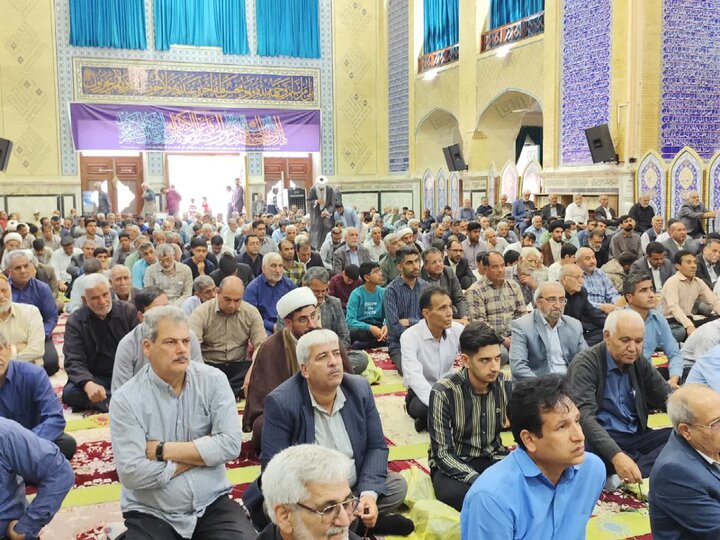 تصاویر/ اقامه نمازجمعه شهر بم