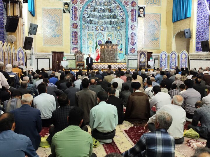 تصاویر/ اقامه نمازجمعه شهر بم