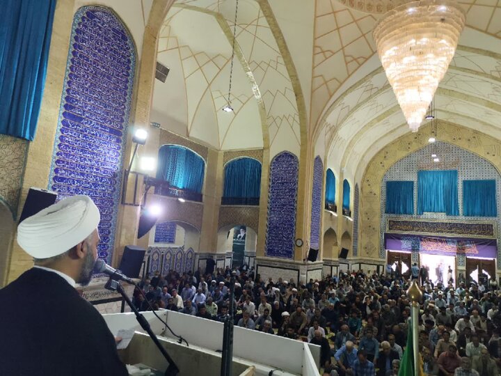 تصاویر/ اقامه نمازجمعه شهر بم