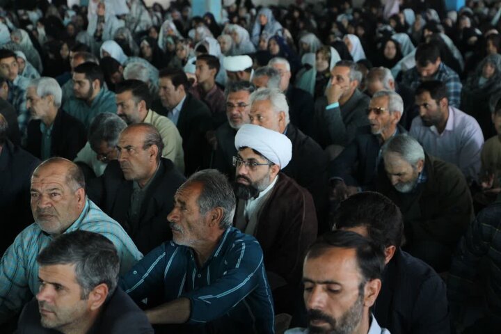 تصاویر/ اقامه نمازجمعه شهر زرند