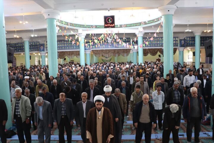 تصاویر/ اقامه نماز جمعه تکاب