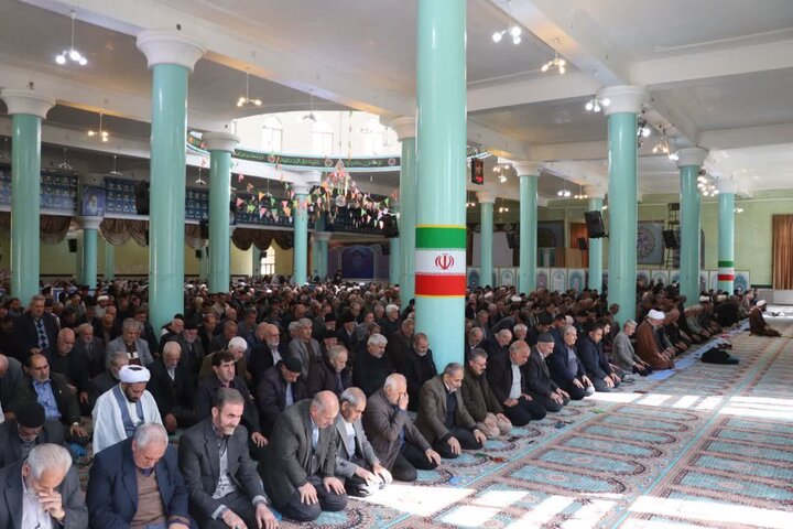 تصاویر/ اقامه نماز جمعه تکاب