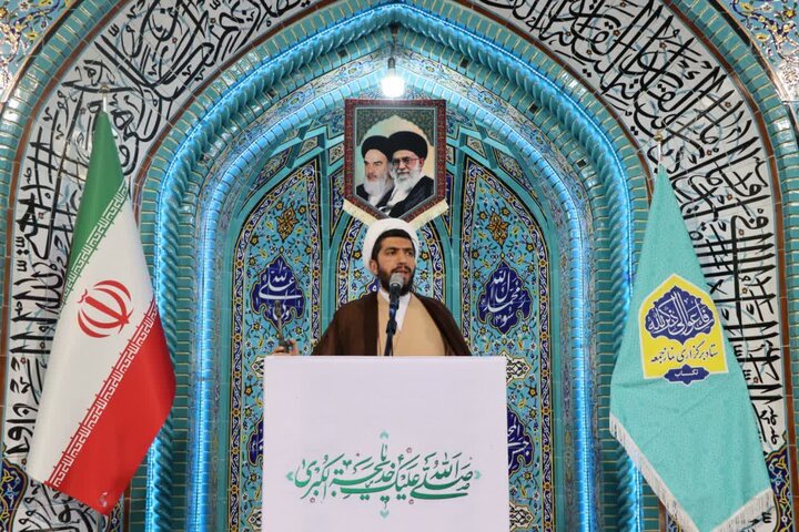 تصاویر/ اقامه نماز جمعه تکاب