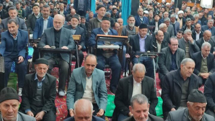 تصاویر/ آیین عبادی سیاسی نماز جمعه چهاربرج