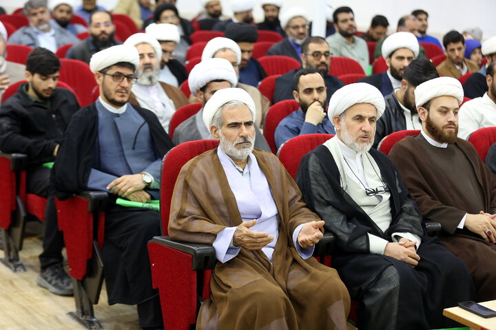 تصاویر/ نشست هم اندیشی جهادگران حوزوی