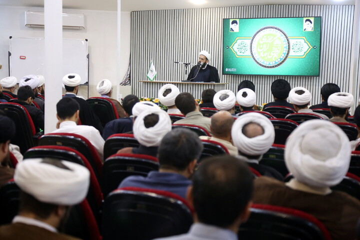 تصاویر/ نشست هم اندیشی جهادگران حوزوی