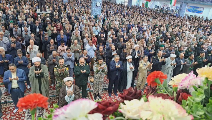 تصاویر| نماز جمعه عبادی و سیاسی بیرجند
