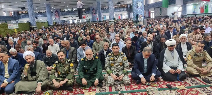 تصاویر| نماز جمعه عبادی و سیاسی بیرجند