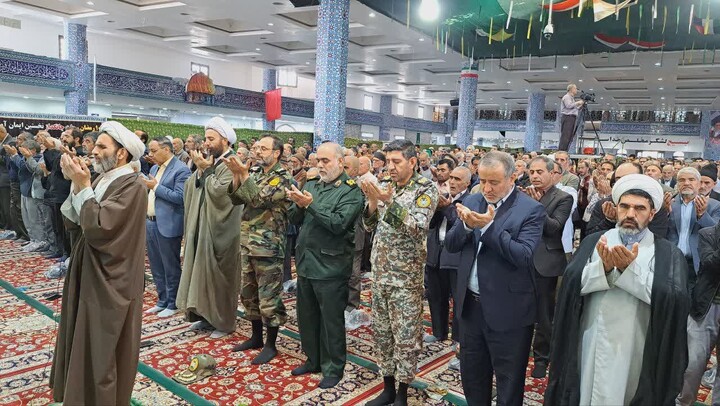 تصاویر| نماز جمعه عبادی و سیاسی بیرجند