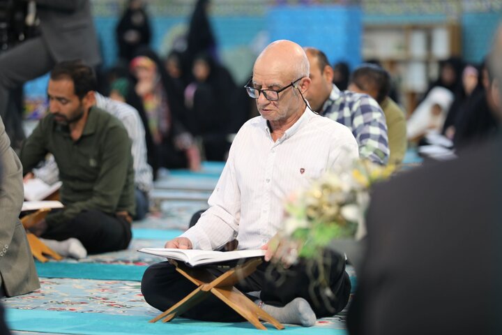 تصاویر/ آیین ترتیل خوانی قرآن کریم در امامزاده سید جعفر(ع) محمد استان یزد