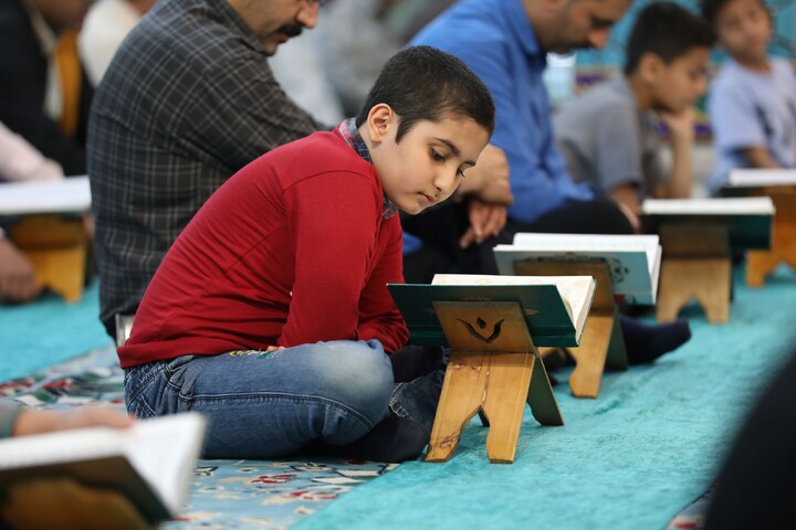 تصاویر/ آیین ترتیل خوانی قرآن کریم در امامزاده سید جعفر(ع) محمد استان یزد