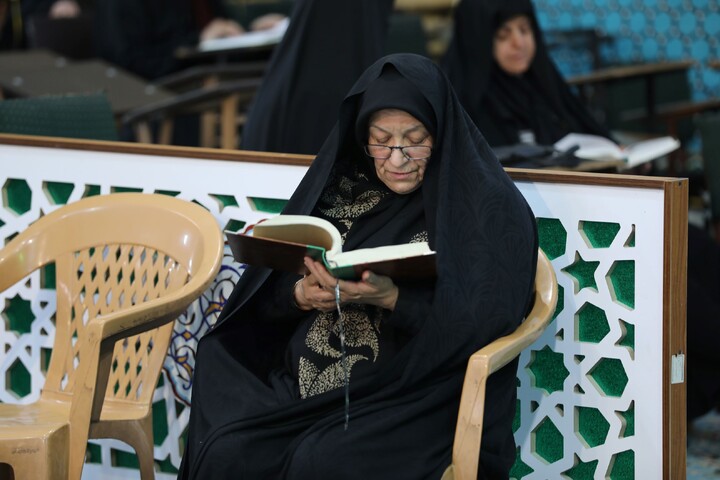 تصاویر/ آیین ترتیل خوانی قرآن کریم در امامزاده سید جعفر(ع) محمد استان یزد