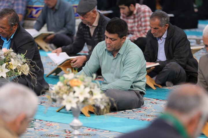 تصاویر/ آیین ترتیل خوانی قرآن کریم در امامزاده سید جعفر(ع) محمد استان یزد