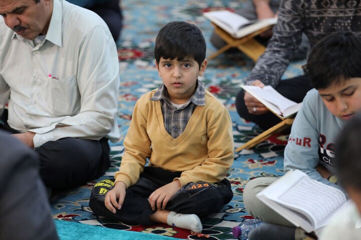 تصاویر/ آیین ترتیل خوانی قرآن کریم در امامزاده سید جعفر(ع) محمد استان یزد