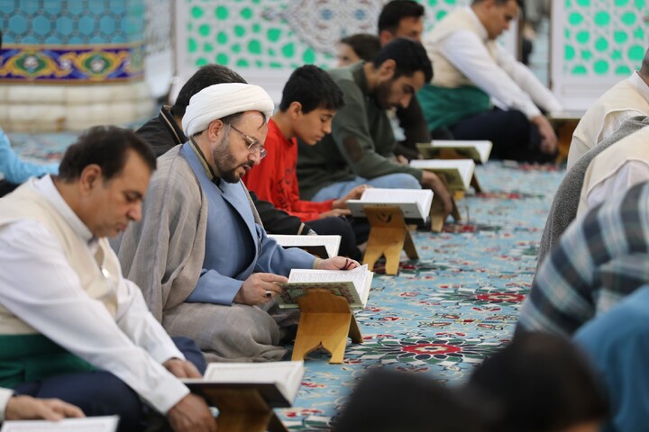 تصاویر/ آیین ترتیل خوانی قرآن کریم در امامزاده سید جعفر(ع) محمد استان یزد