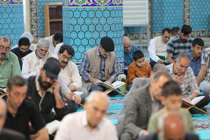 تصاویر/ آیین ترتیل خوانی قرآن کریم در امامزاده سید جعفر(ع) محمد استان یزد