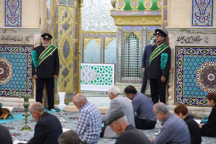 تصاویر/ آیین ترتیل خوانی قرآن کریم در امامزاده سید جعفر(ع) محمد استان یزد