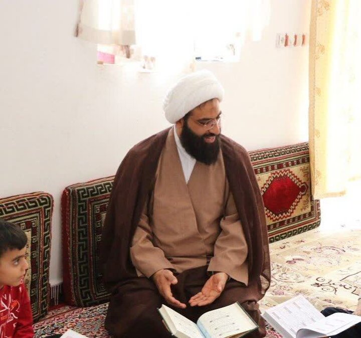 بازدید امام جمعه دهلران از مهد آدینه