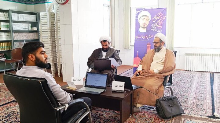 تصاویر/ برگزاری جلسات دفاع تحقیقات پایانی سطح دو تفسیر و علوم قرآنی در مؤسسه امام صادق(ع) کرمان