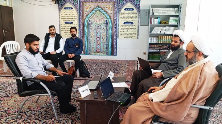 تصاویر/ برگزاری جلسات دفاع تحقیقات پایانی سطح دو تفسیر و علوم قرآنی در مؤسسه امام صادق(ع) کرمان