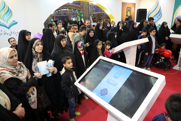 تصاویر/حال و هوای هفتمین روز سی و سومین نمایشگاه بین المللی قرآن کریم