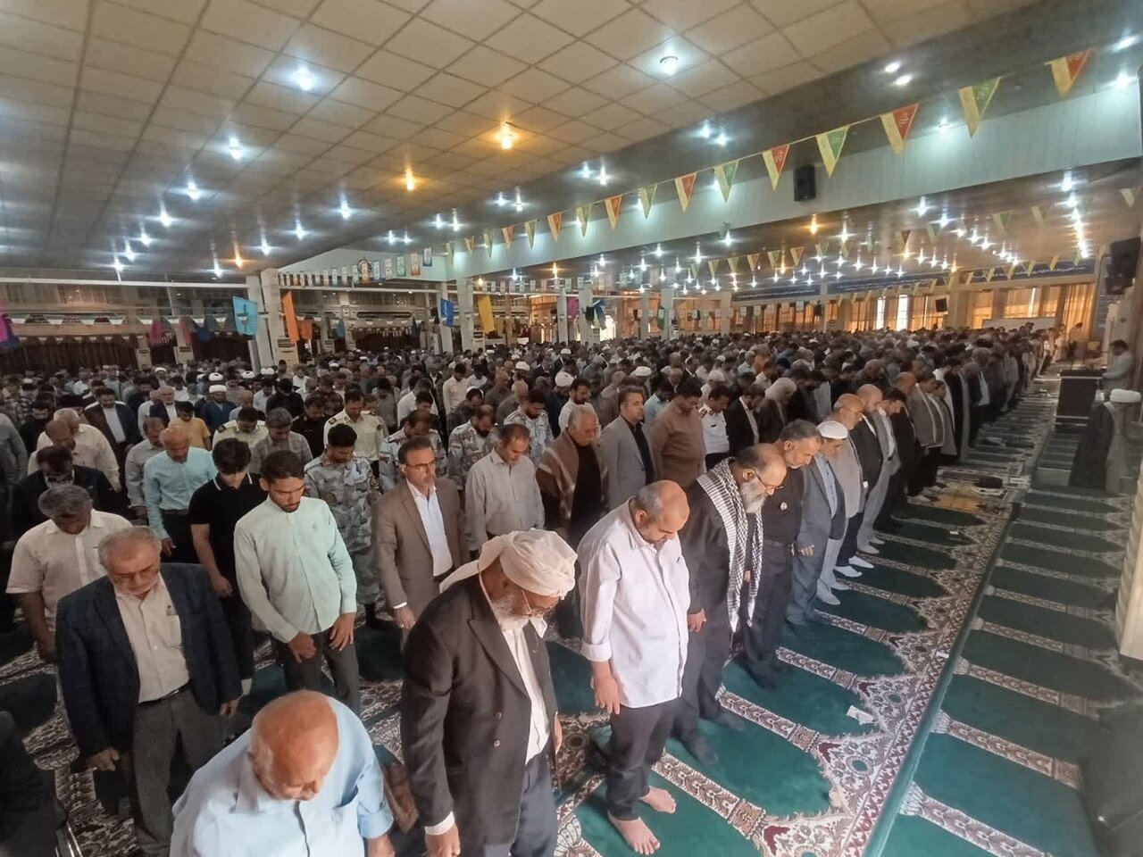 نمازجمعه امروز شهر بوشهر به روایت تصاویر