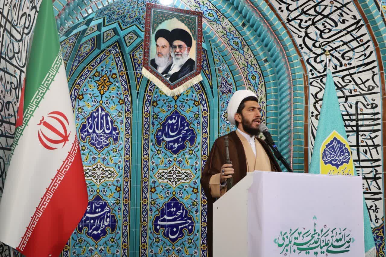 راه پیروزی، نترسیدن از دشمن و تکیه بر خدا است