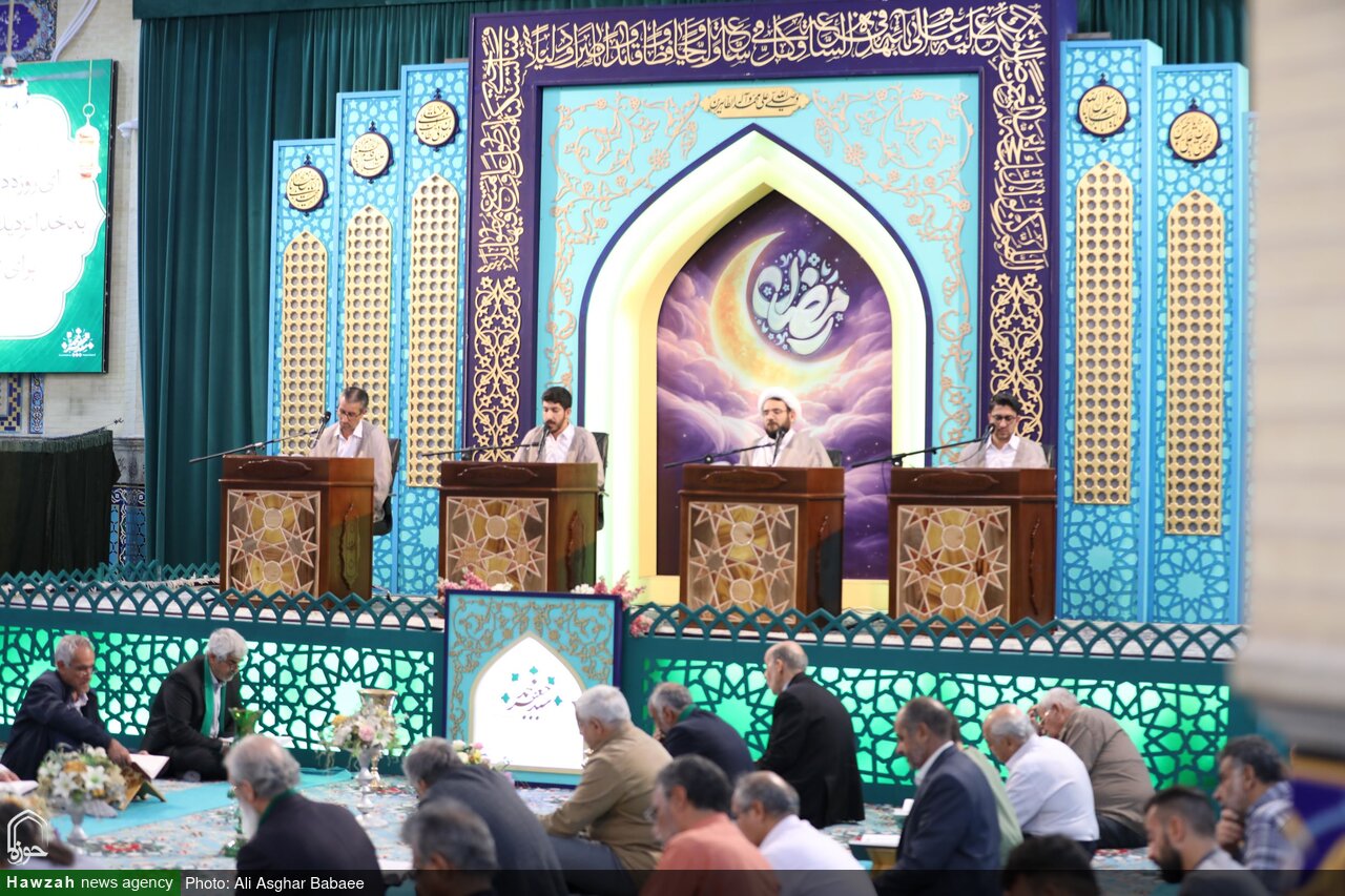 تصاویر/ آیین ترتیل خوانی قرآن کریم در امامزاده سید جعفر(ع) محمد استان یزد