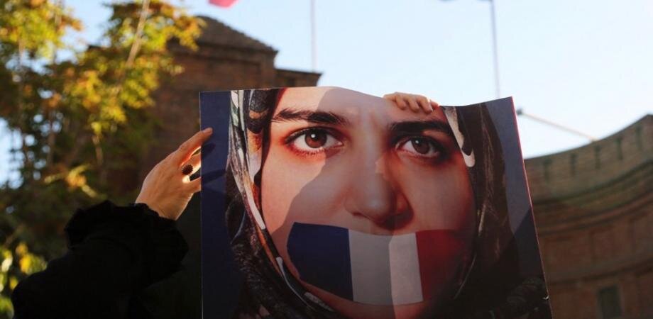 Prison Term for Mahdieh Esfandiari Raises Alarm Over Free Expression in France