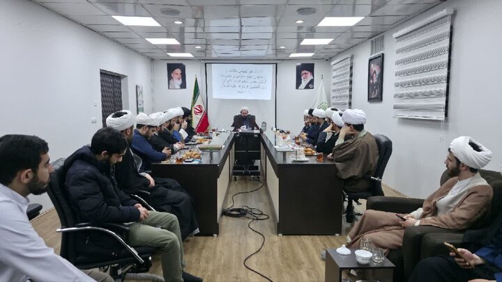 تصاویر / برگزاری نشست مدیریت آستان مقدس امامزاده صالح (ع) فرحزاد تهران با طلاب جهادی و مبلغان در مدارس آموزش و پرورش منطقه ۲