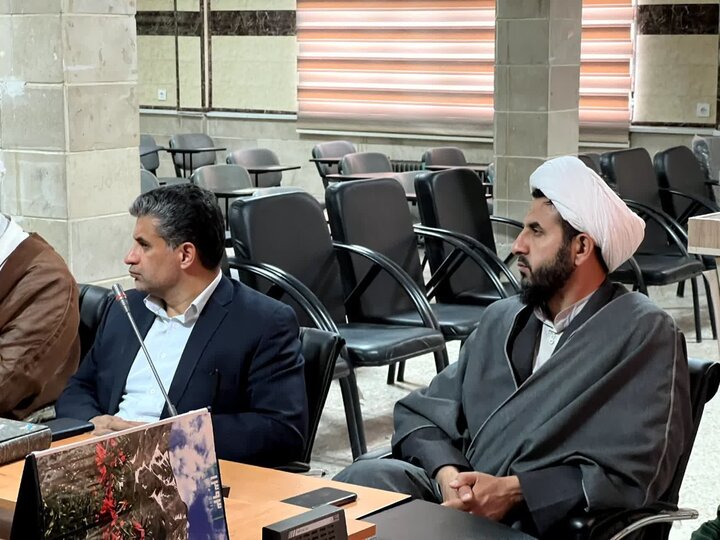 تصاویر/ جلسه هیئت امنای دانش‌آموزی شهرستان فیروزکوه با فرماندار این شهرستان