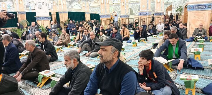 تصاویر/ آیین باشکوه جزخوانی قرآن کریم در آستان مقدس علی‌بن‌باقر( ع)