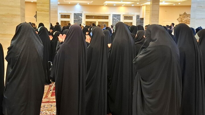 تصاویر/ محفل قرآنی و ضیافت افطاری اساتید، کادر و طلاب مدارس علمیه شهر کرمان