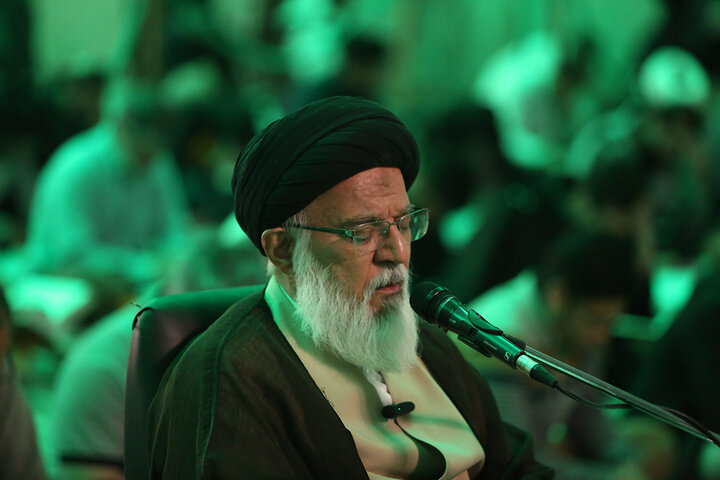 «نجوای بندگی» زائران حرم بانوی کرامت در سحرهای ماه مبارک رمضان