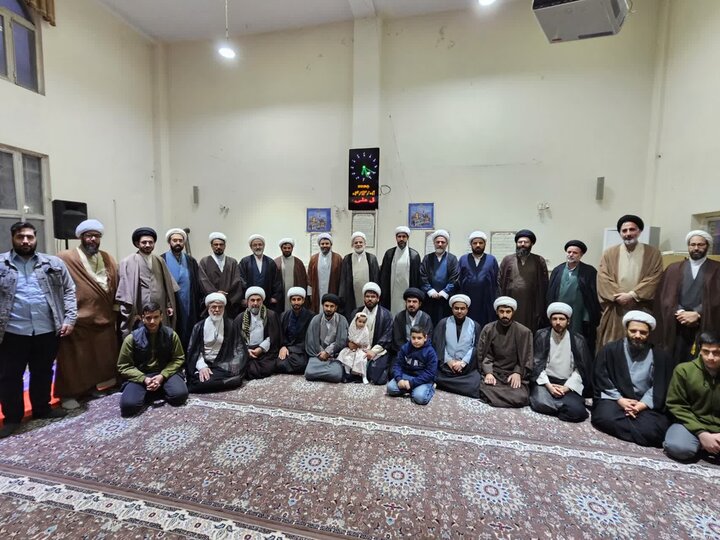 نشست نماینده ولی‌فقیه در کردستان با مبلغین اعزامی ماه مبارک رمضان کامیاران
