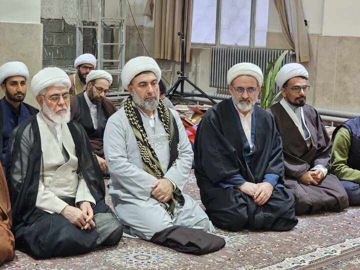 نشست نماینده ولی‌فقیه در کردستان با مبلغین اعزامی ماه مبارک رمضان کامیاران
