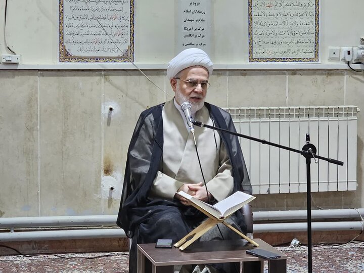 نشست نماینده ولی‌فقیه در کردستان با مبلغین اعزامی ماه مبارک رمضان کامیاران
